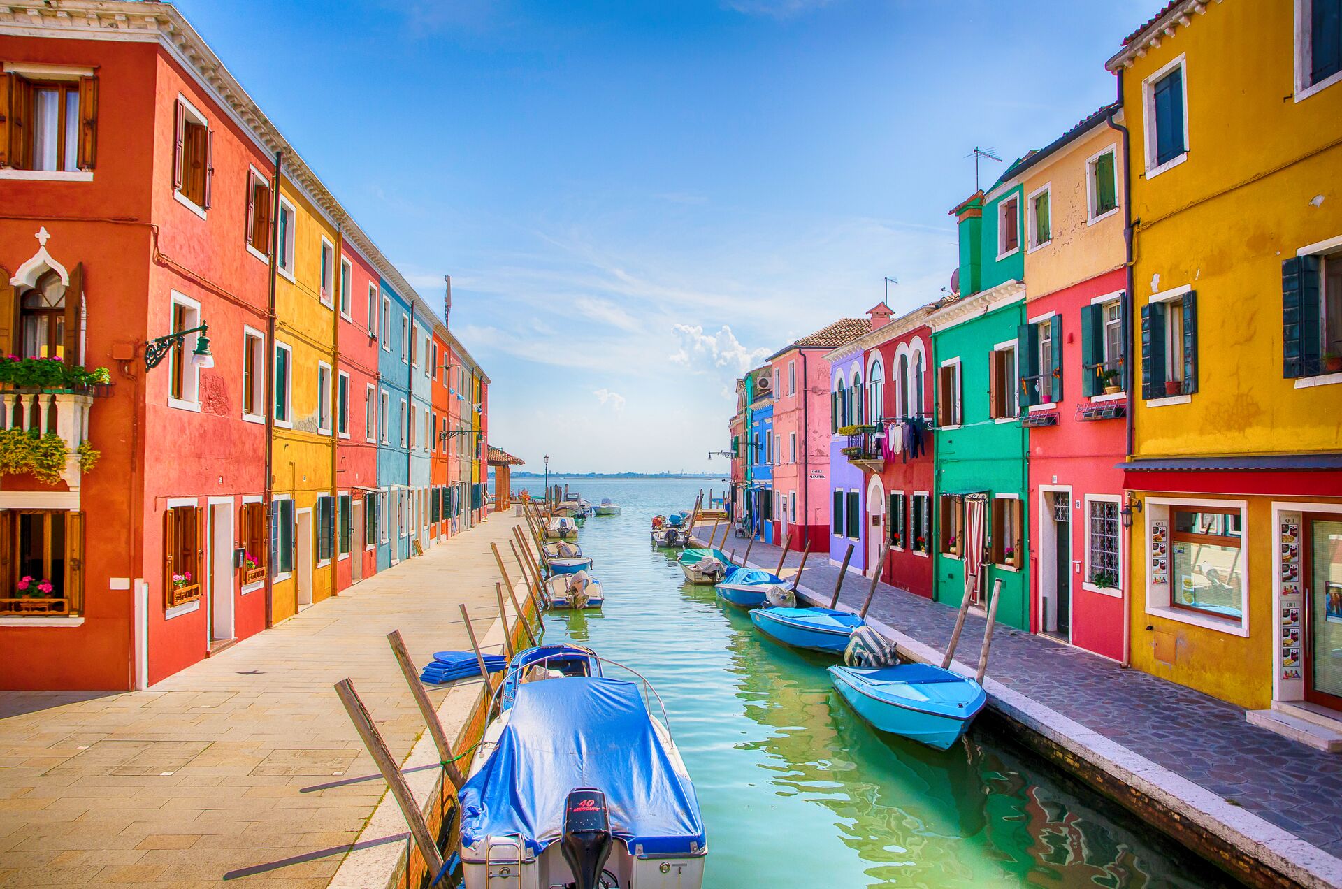 https://v2.seduniatravel.com/wp-content/uploads/2024/05/large-burano-island-the-colorful-traditional-fishing-village-near-of-venice-italy-1408827514-1.jpg